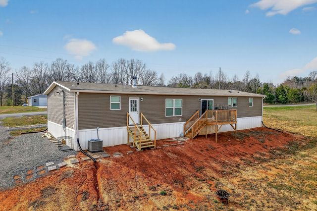 145 Two Hawks Ln, Hilham, TN 38568