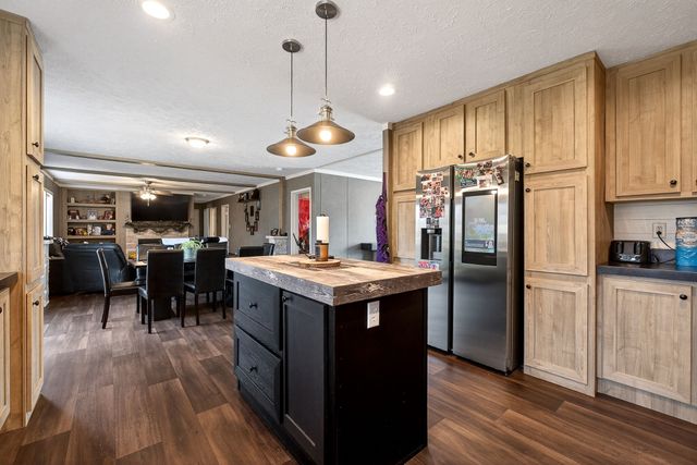 145 Two Hawks Ln, Hilham, TN 38568