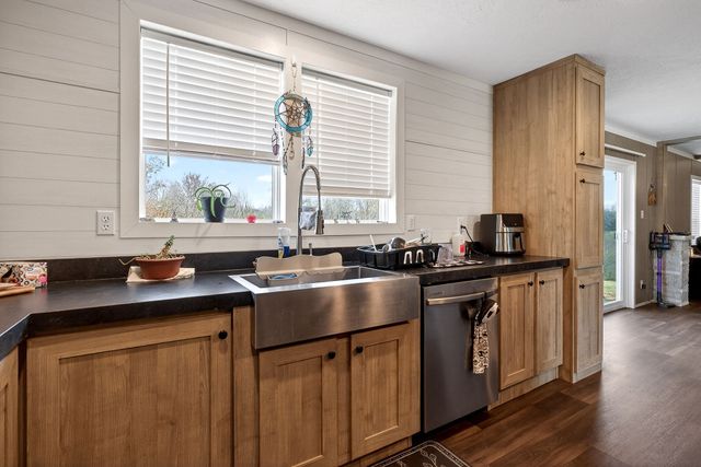 145 Two Hawks Ln, Hilham, TN 38568