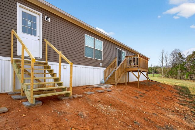 145 Two Hawks Ln, Hilham, TN 38568