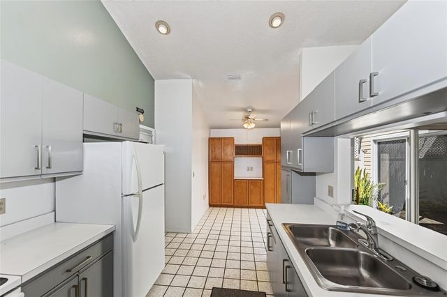 3886 40TH AVENUE W, Bradenton, FL 34205