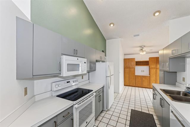 3886 40TH AVENUE W, Bradenton, FL 34205