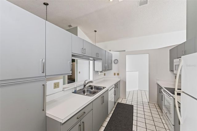 3886 40TH AVENUE W, Bradenton, FL 34205