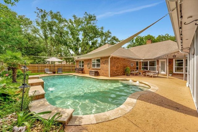 15402 Willow Shores Drive, Houston, TX 77062