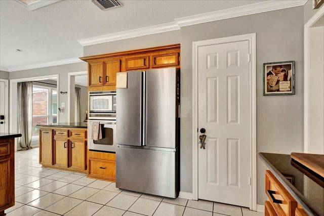 15402 Willow Shores Drive, Houston, TX 77062