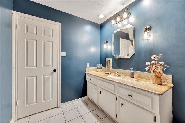 15402 Willow Shores Drive, Houston, TX 77062