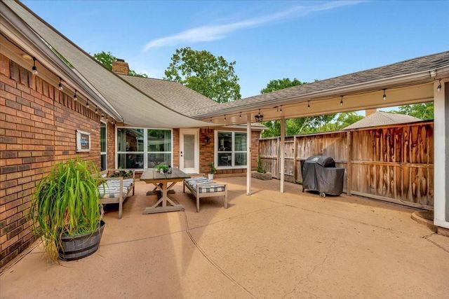 15402 Willow Shores Drive, Houston, TX 77062