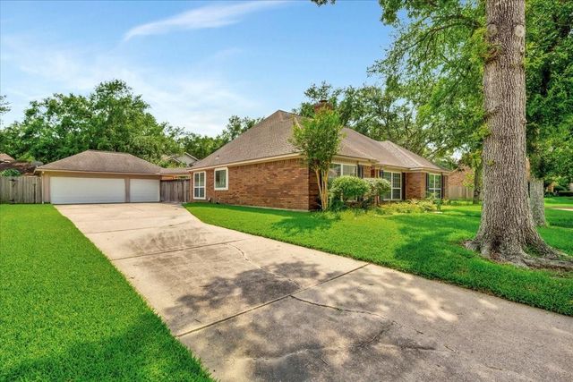 15402 Willow Shores Drive, Houston, TX 77062