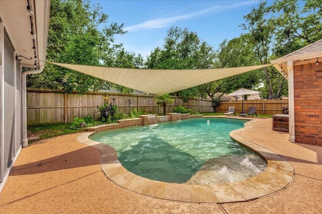 15402 Willow Shores Drive, Houston, TX 77062