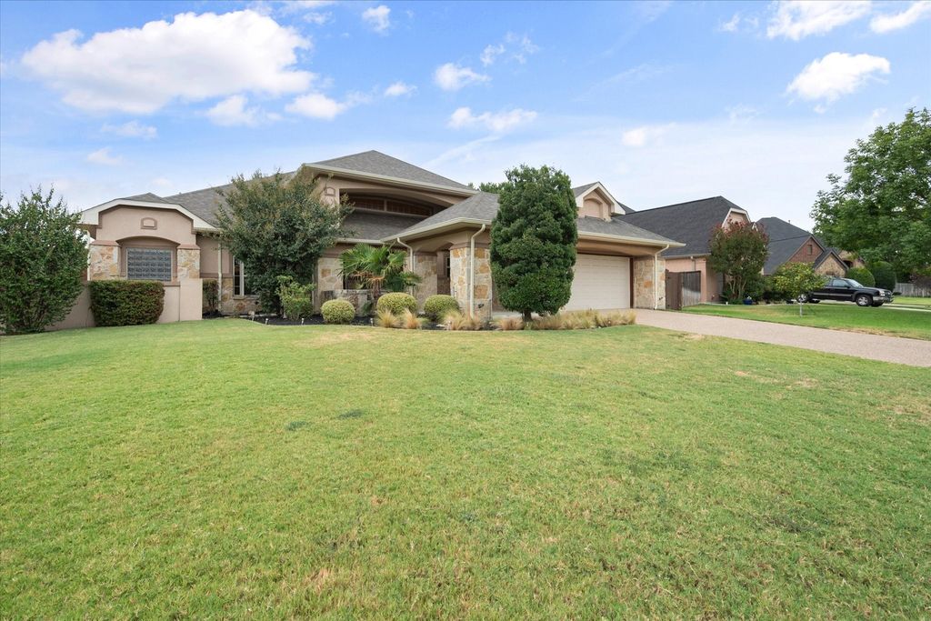 2509 Thoroughbred Lane, Mansfield, TX 76063 — exterior