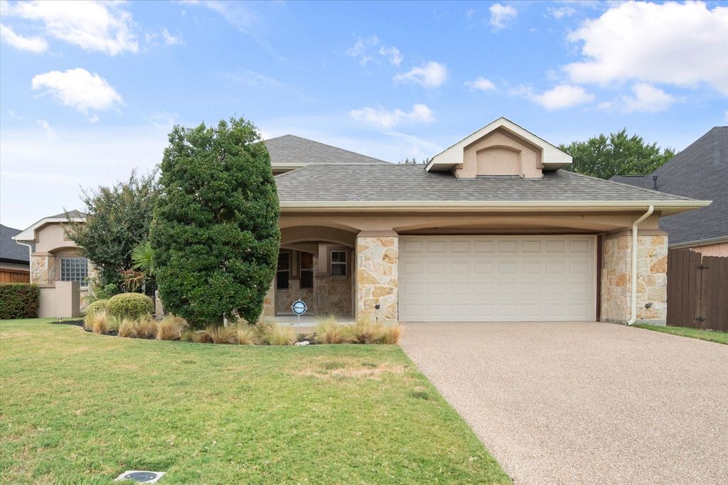 2509 Thoroughbred Lane, Mansfield, TX 76063 — photo 2