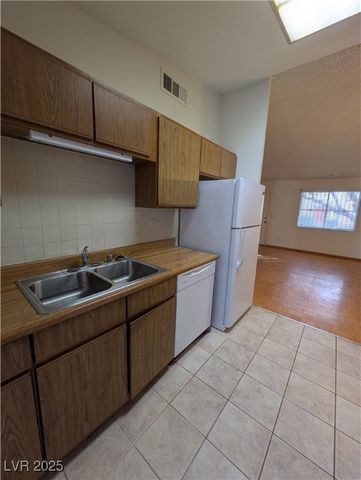 4252 Rollingstone Drive, Las Vegas, NV 89103