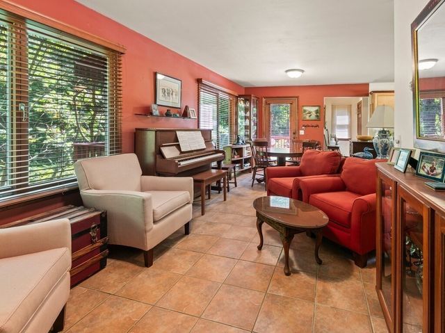 189 Maple Ave, Rutland, MA 01543