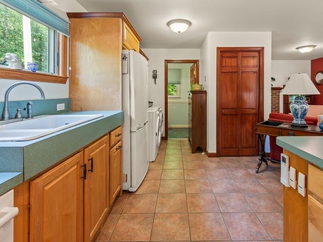 189 Maple Ave, Rutland, MA 01543