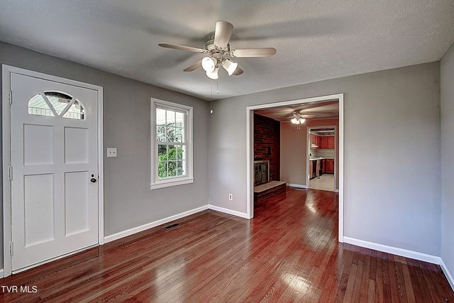 433 Division Street, Elizabethton, TN 37643