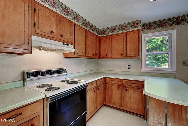 433 Division Street, Elizabethton, TN 37643