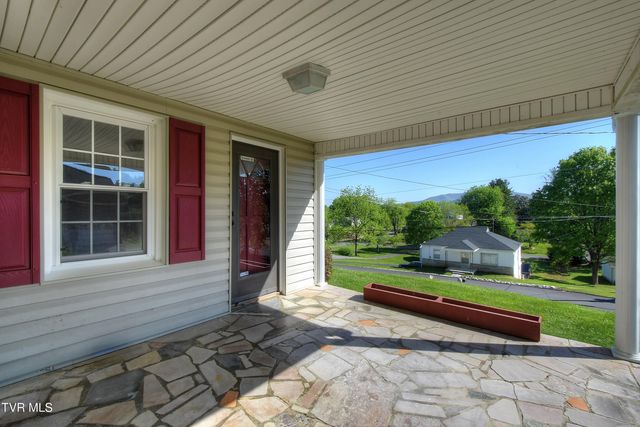 433 Division Street, Elizabethton, TN 37643