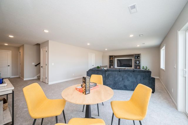 8660 Edmonson Way NE, Monticello, MN 55362