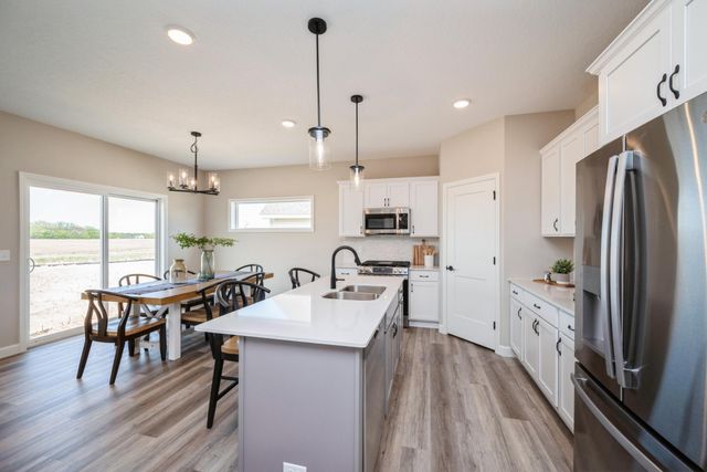 8660 Edmonson Way NE, Monticello, MN 55362