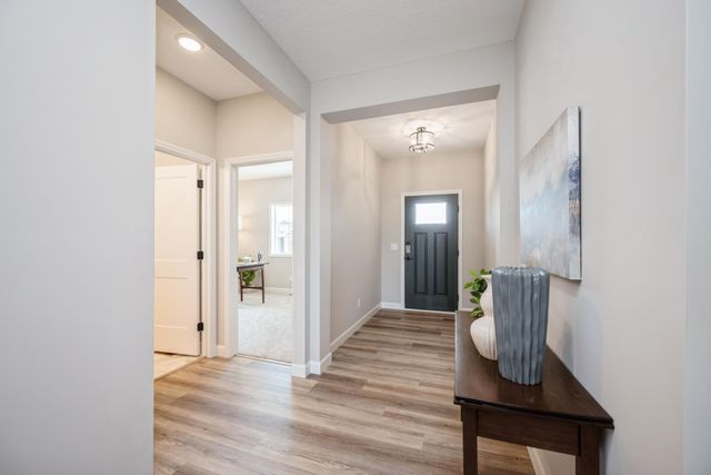 8660 Edmonson Way NE, Monticello, MN 55362