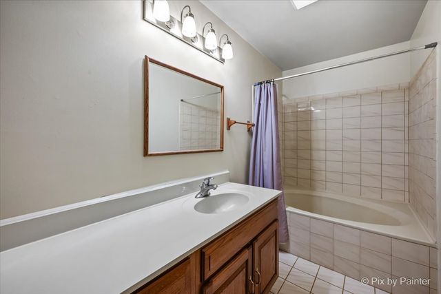 6N110 Medinah Road, Medinah, IL 60157
