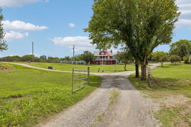 177 Spurlock Ln & 157 Spurlock Ln, Hickman, TN 38567