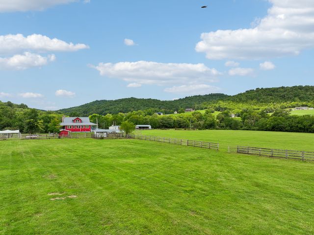 177 Spurlock Ln & 157 Spurlock Ln, Hickman, TN 38567