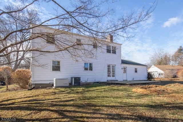 26 Cloverhill Dr, Califon Boro, NJ 07830