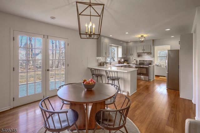 26 Cloverhill Dr, Califon Boro, NJ 07830