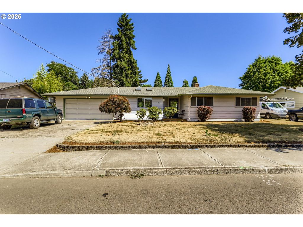 1687 Se SPRUCE St, Hillsboro, OR 97123