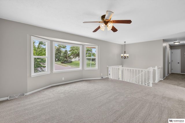 5005 S 90th Street, Omaha, NE 68127
