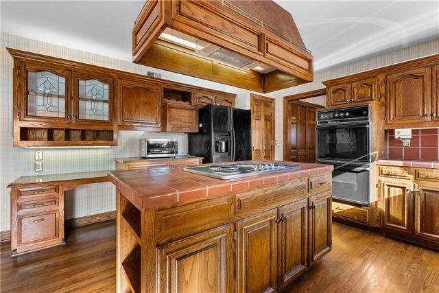 2309 W 127th Street, Leawood, KS 66209