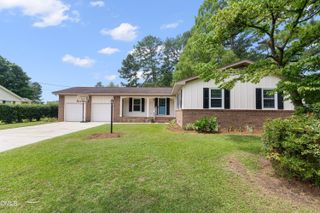 1002 E Maplewood Drive, Benson, NC 27504