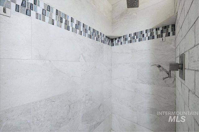 206 N Bacon Dr, Boise, ID 83712