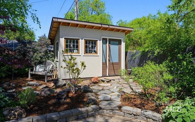 206 N Bacon Dr, Boise, ID 83712