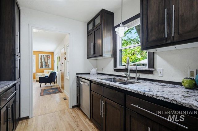 206 N Bacon Dr, Boise, ID 83712