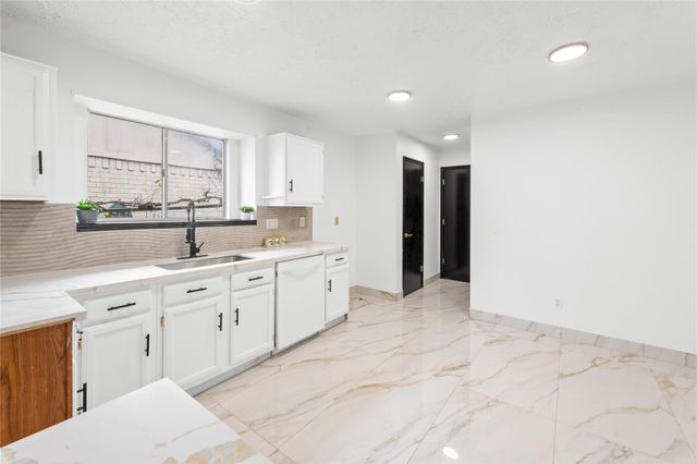 2610 Hollymist Drive, Houston, TX 77084