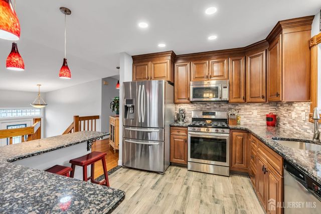 17 Heritage Drive, Howell, NJ 07731