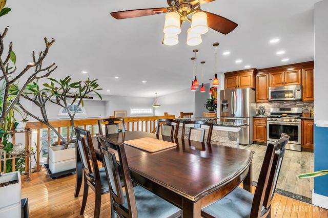 17 Heritage Drive, Howell, NJ 07731