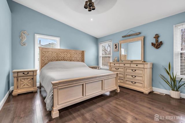 17 Heritage Drive, Howell, NJ 07731