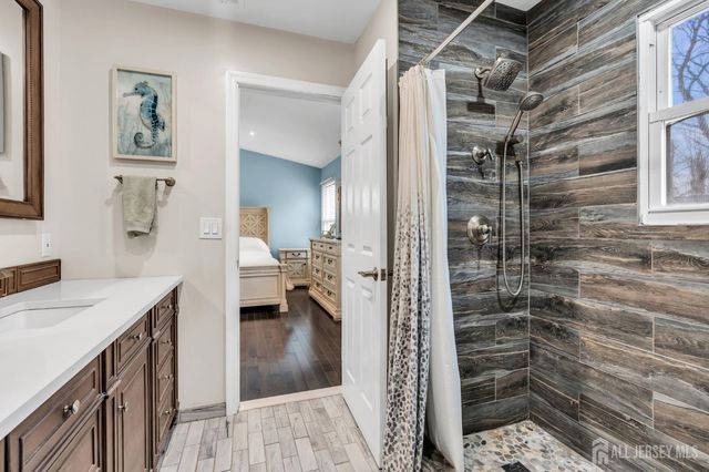 17 Heritage Drive, Howell, NJ 07731