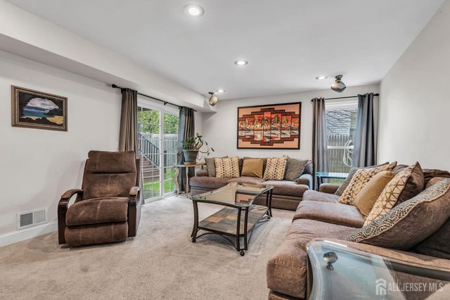 17 Heritage Drive, Howell, NJ 07731