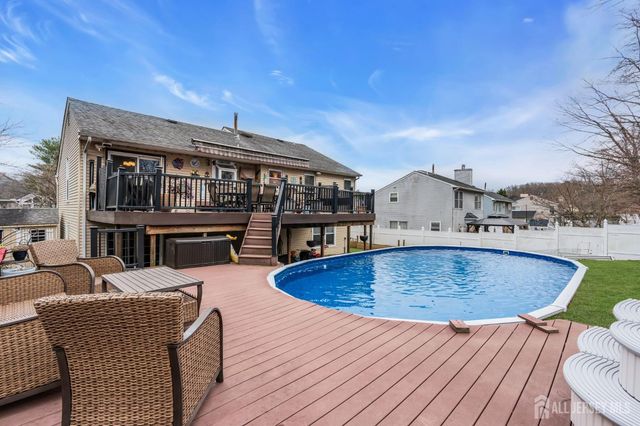 17 Heritage Drive, Howell, NJ 07731