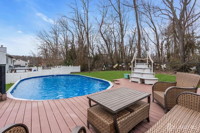 17 Heritage Drive, Howell, NJ 07731