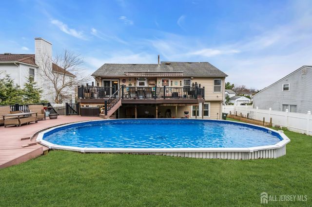 17 Heritage Drive, Howell, NJ 07731