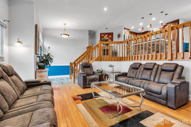 17 Heritage Drive, Howell, NJ 07731