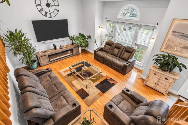 17 Heritage Drive, Howell, NJ 07731