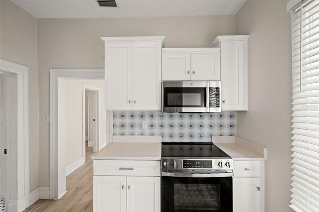 2113 W CHERRY STREET, Tampa, FL 33607