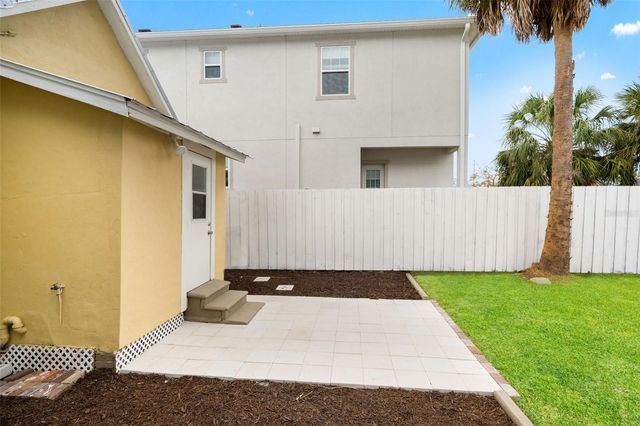 2113 W CHERRY STREET, Tampa, FL 33607