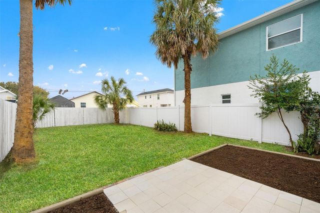 2113 W CHERRY STREET, Tampa, FL 33607